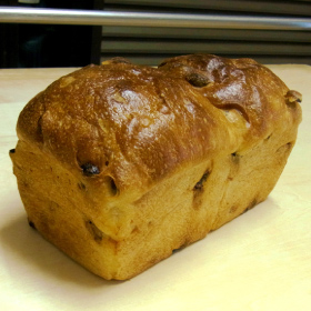 木の実のパン、ぶどうパンのイメージ